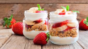 banana granola parfait