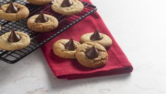 peanut butter kiss cookies