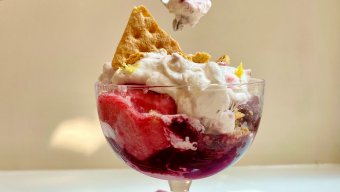 Bumbleberry Pie Sundae