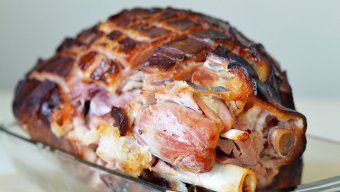 Root Beer-Ginger Glazed Ham 