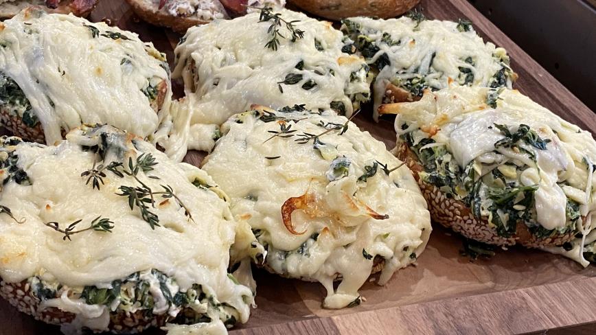 spinach artichoke bagels