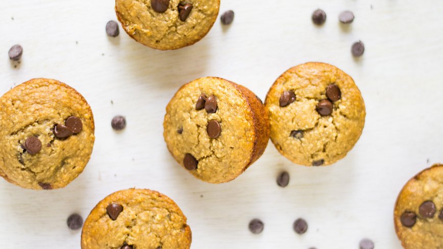 chocolate chip oat muffins